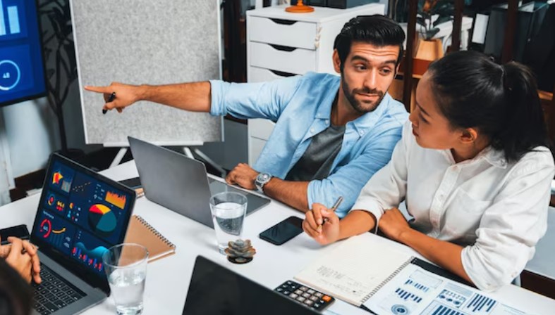 B2B Financial Lead Generation: How to Target CFOs & Decision Makers image