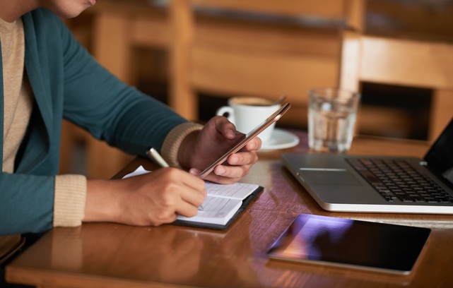 What Is The Best Time to Send Marketing Text Message To Prospects? image