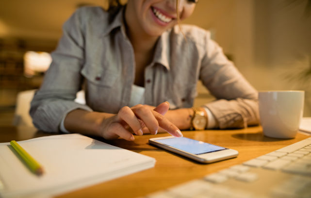 What Is The Best Time to Send Marketing Text Message To Prospects? image