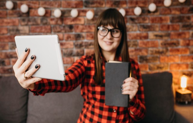 A Deep Dive into the Diverse Types of Influencer Marketing image
