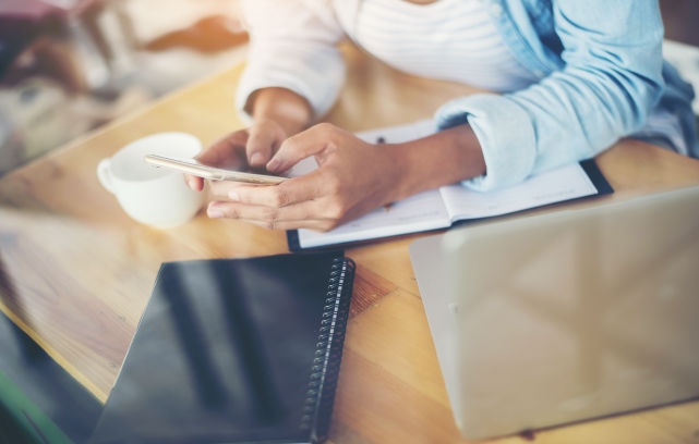 What Is The Best Time to Send Marketing Text Message To Prospects? image